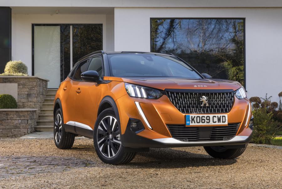  Peugeot 2008 GT Line 2020 года  (UK) (фото 9 из 11)